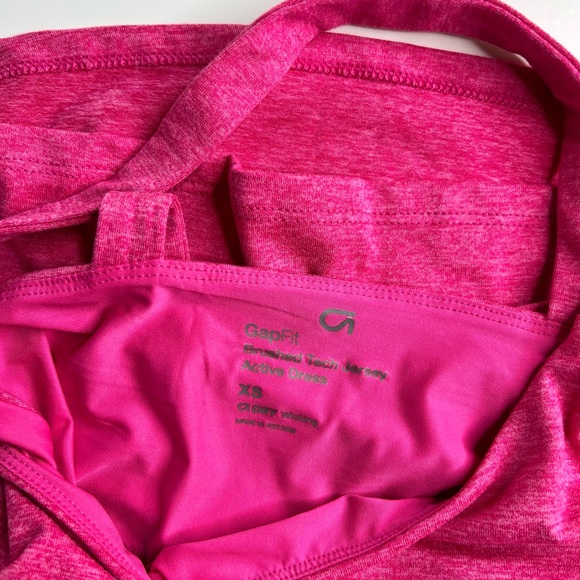GapFit Brushed Tech Jersey Dress Athletic Pink Attached Shorts Dry Wicking XS - Picture 8 of 11